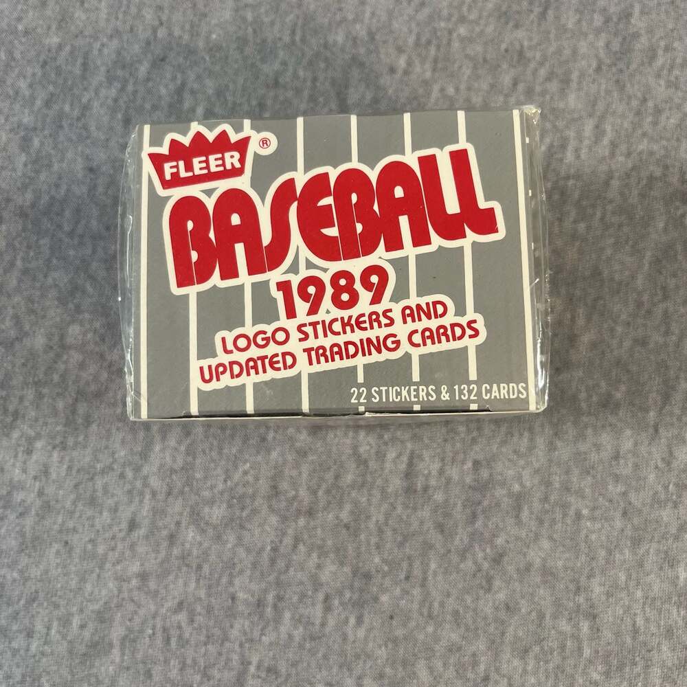1989 Fleer Baseball  Updated Trading Cards Factory Sealed 132 cards& stickers